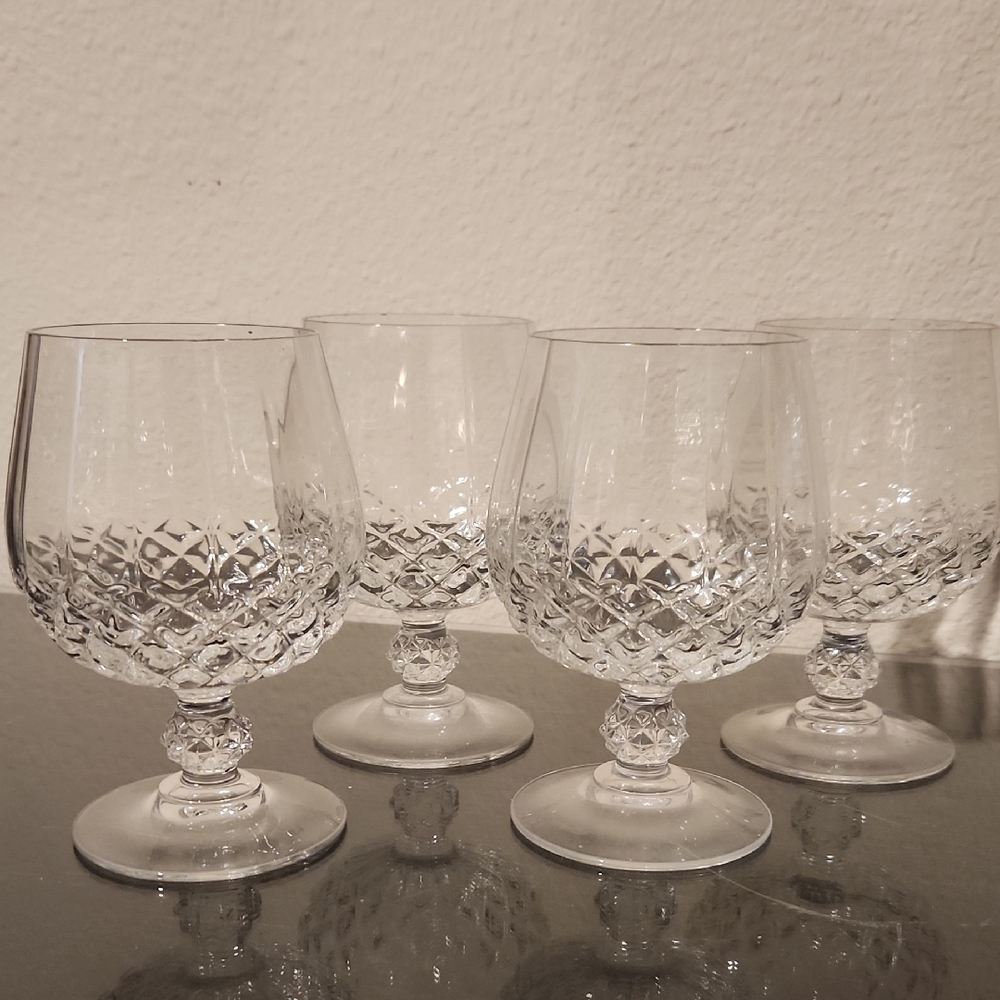 Set of Four Elegant Crystal Glasses